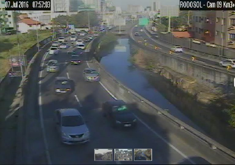Lentidão nos acessos à Terceira Ponte em Vila Velha
