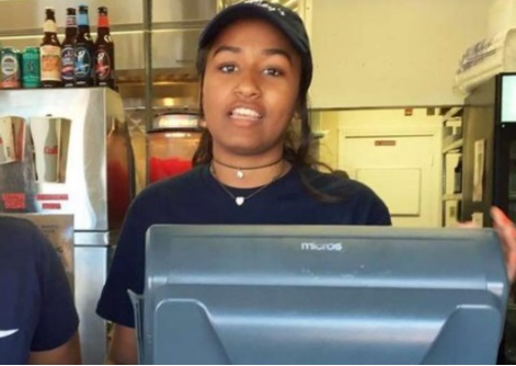 Filha de Obama é fotografada trabalhando em restaurante