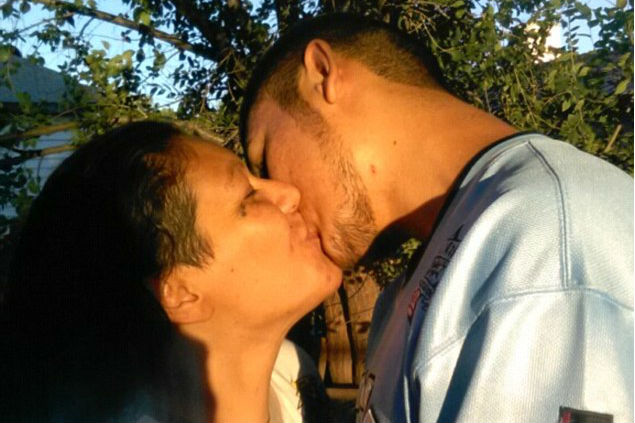 Mãe e filho se assumem como casal e podem ser presos
