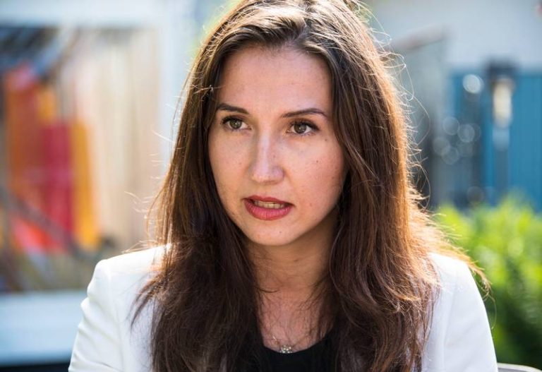 Ministra sueca renuncia após teste do bafômetro dar positivo