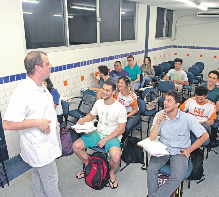 Aulões de graça para o Enem com 356 vagas