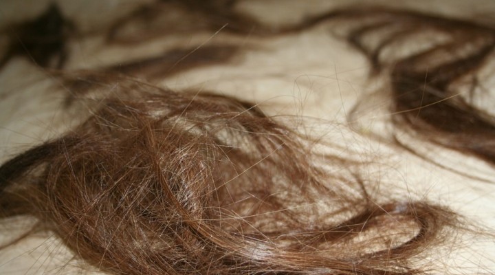 Professora é acusada de cortar cabelo de criança