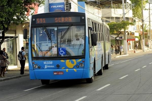 Ônibus circulam normalmente nesta quarta