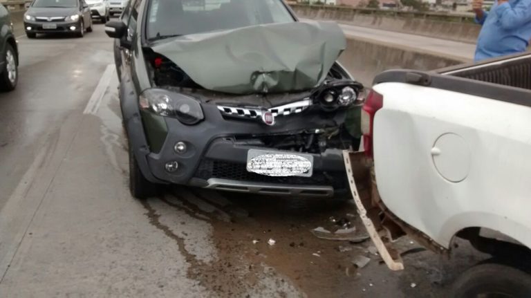 Acidente com quatro carros na Terceira Ponte