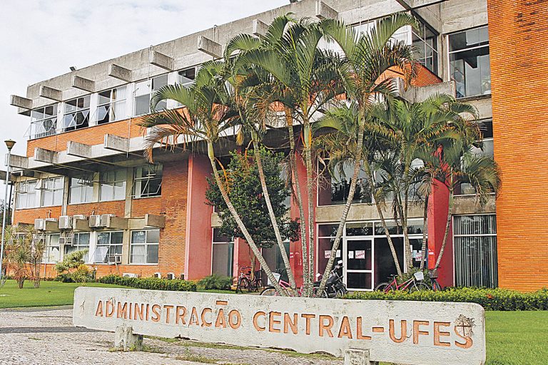Ocupação deixa alunos sem aulas na Ufes