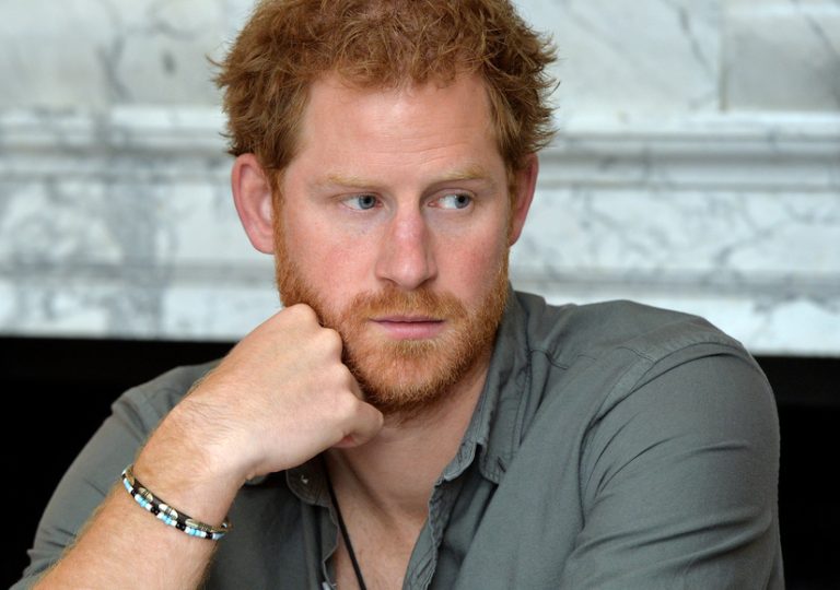 Príncipe Harry está namorando atriz americana, diz jornal