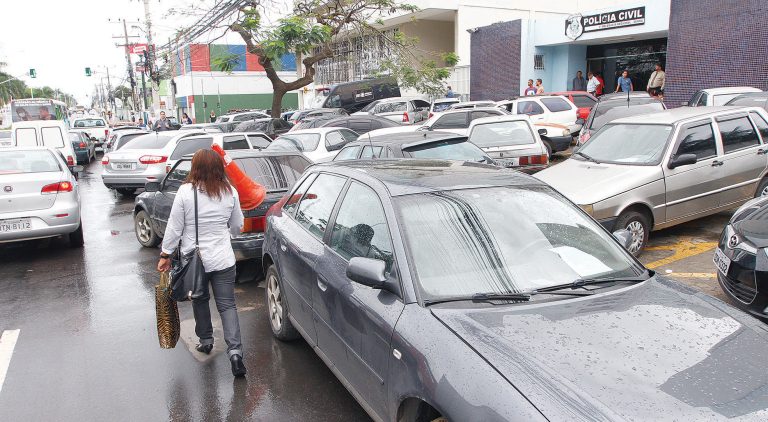 Em rua da Serra os pedestres não têm vez