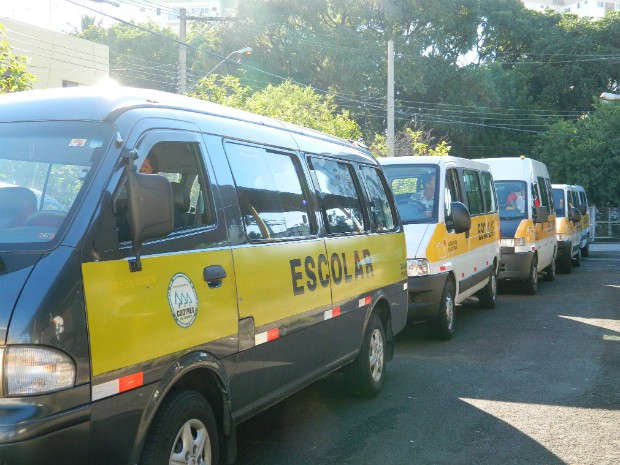 Exigência de cadeirinhas em transporte escolar é suspensa