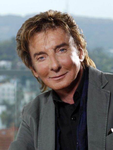 Aos 73 anos, Barry Manilow assumiu ser gay