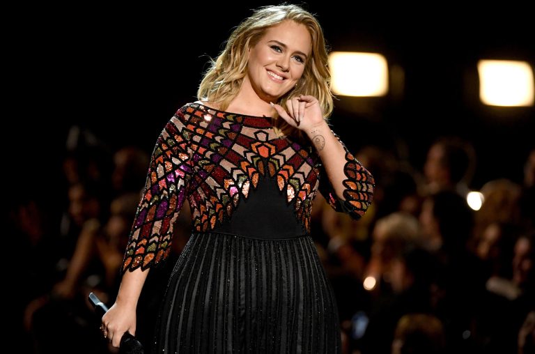 Adele é a única integrante com menos de 30 anos na lista dos músicos mais ricos do Reino Unido