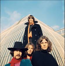 Exposição em homenagem aos 50 anos da banda Pink Floyd
