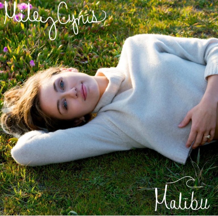 Miley Cyrus lança clipe de ‘Malibu’ e muda de visual e de sonoridade