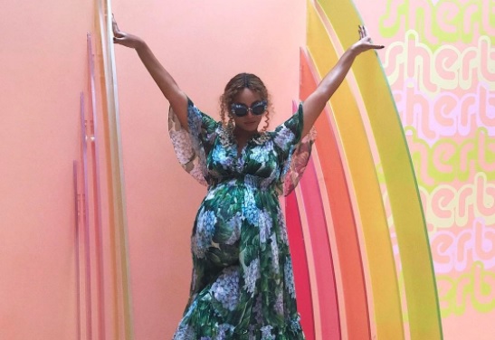 O barrigão da diva!