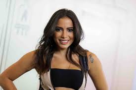 Anitta divulga o making off do próximo single “Paradinha”