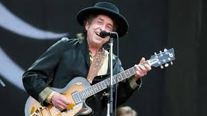 Após seis meses, Bob Dylan faz declaração sobre o prêmio Nobel de Literatura: ‘Músicas são diferentes de literatura’