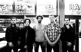 Queens of The Stone Age anuncia novo álbum e revela single