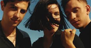 The XX lança clipe de “I Dare You” com Millie Bobby Brown e Paris Jackson