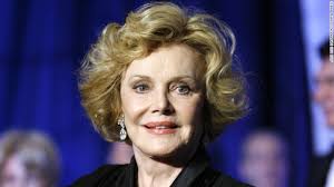 Barbara Sinatra, viúva de Frank Sinatra morre aos 90 anos