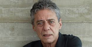 Chico Buarque segue a toada de uma paixão incondicional em ‘Tua Cantiga’