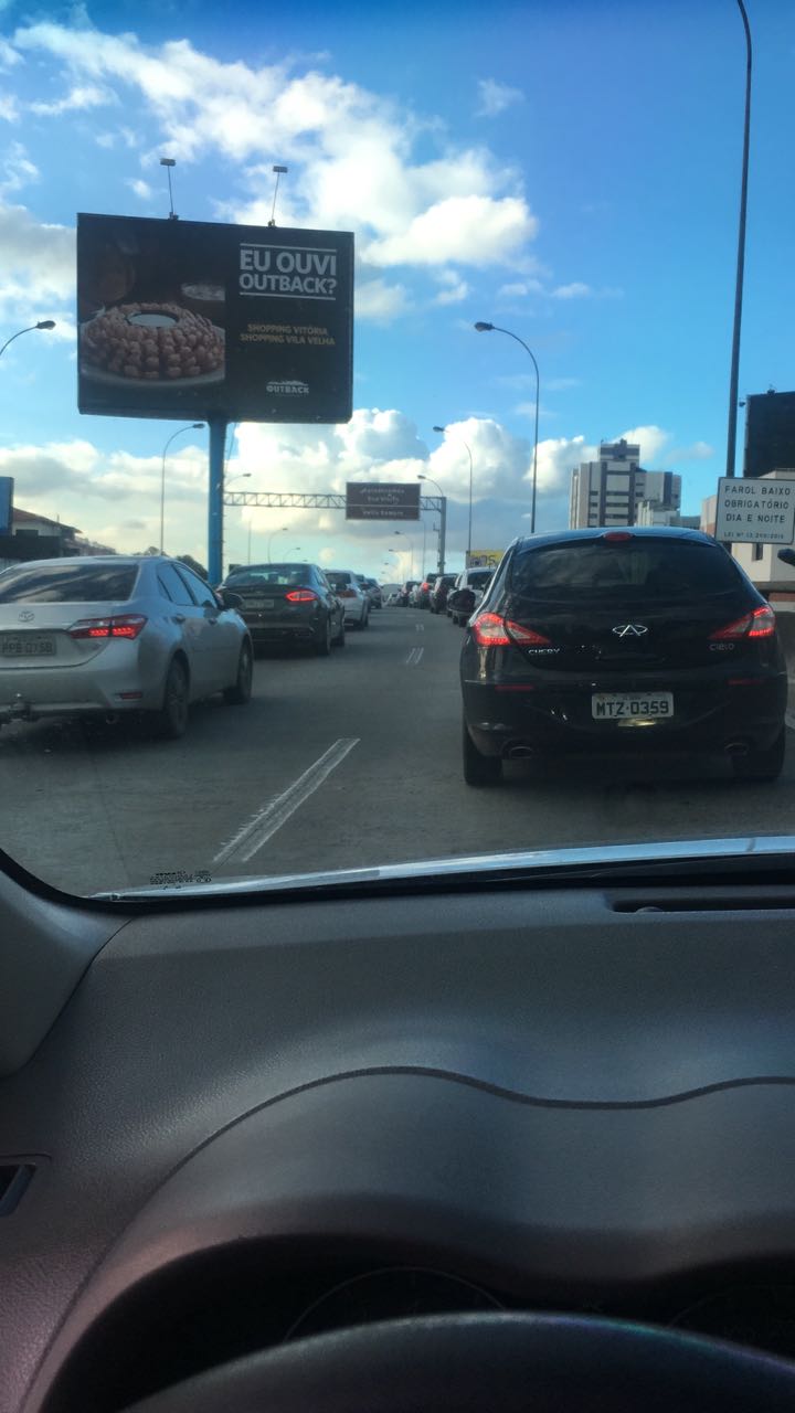 Engavetamento complica trânsito na Terceira Ponte