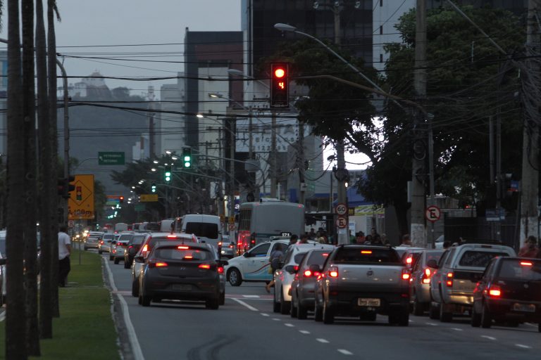 Como você avalia a organização do trânsito em Vitória?