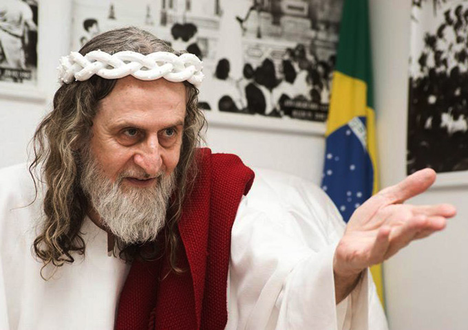 Em entrevista na TV, Inri Cristo diz que mandar nudes não é pecado