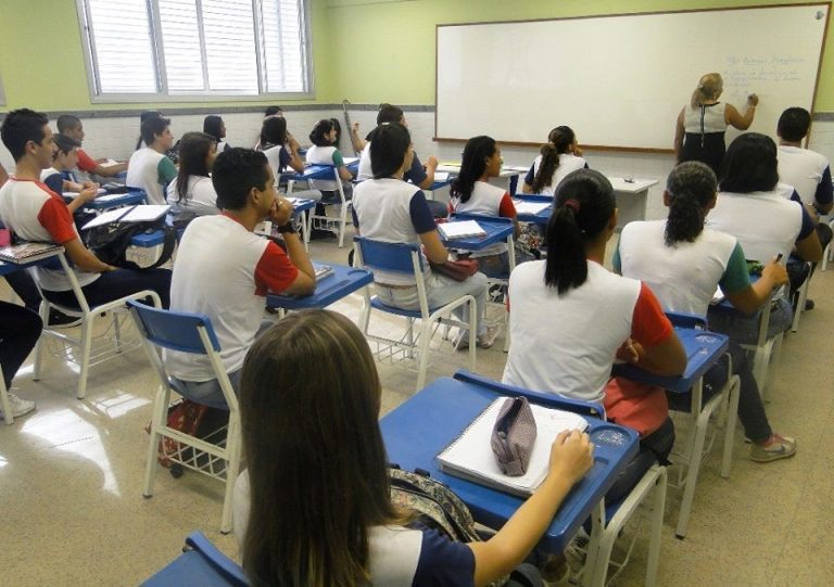 Sedu abre concurso para professores e pedagogos que querem mudar de escola
