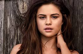 Selena Gomez informa detalhes sobre tratamento após cancelar turnê em 2016