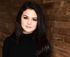 Instagram de Selena Gomez é invadido e foto de Justin Bieber pelado é publicada