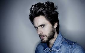 Jared Leto faz homenagem a Chester Bennington no VMA