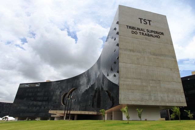 Tribunal abre concurso para níveis médio e superior
