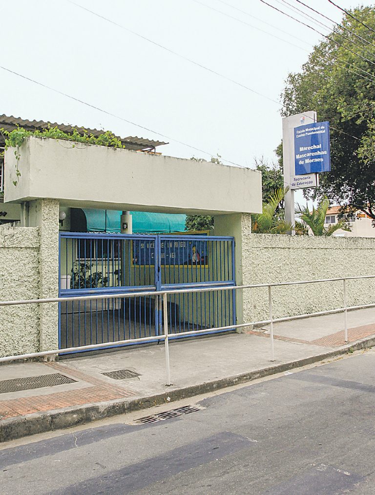 Funk sensual em escola revolta mães