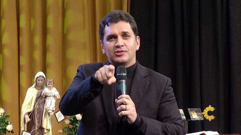 Padre Anderson abre congresso com palestra sobre educação afetiva