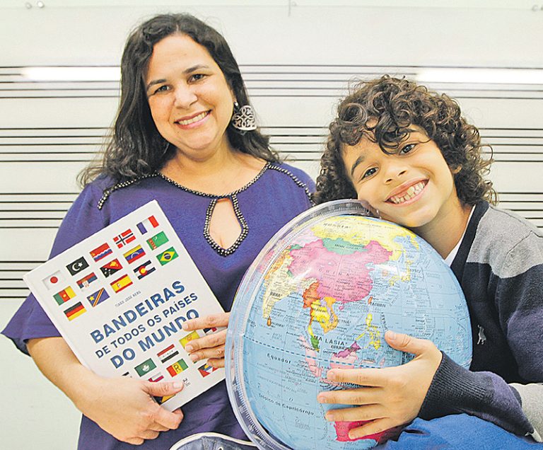 Com 7 anos, ele já leu mais de 100 livros e conhece todas as capitais do mundo