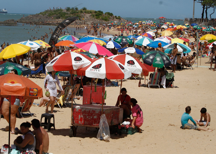 Feriado de Independência marcado por sol forte e praias lotadas na Grande Vitória