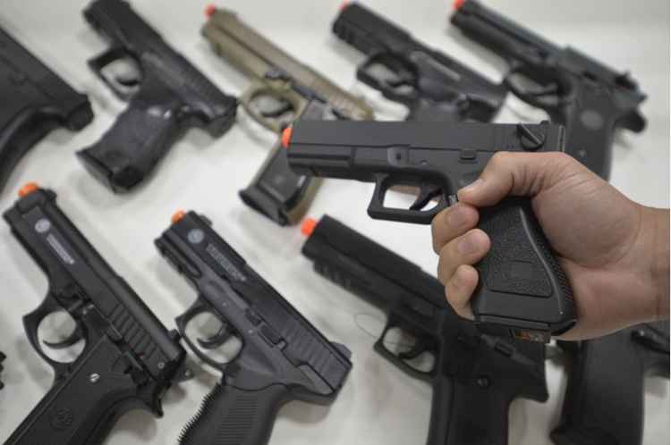 Adolescente apreendido mais de 50 vezes é detido com arma de brinquedo