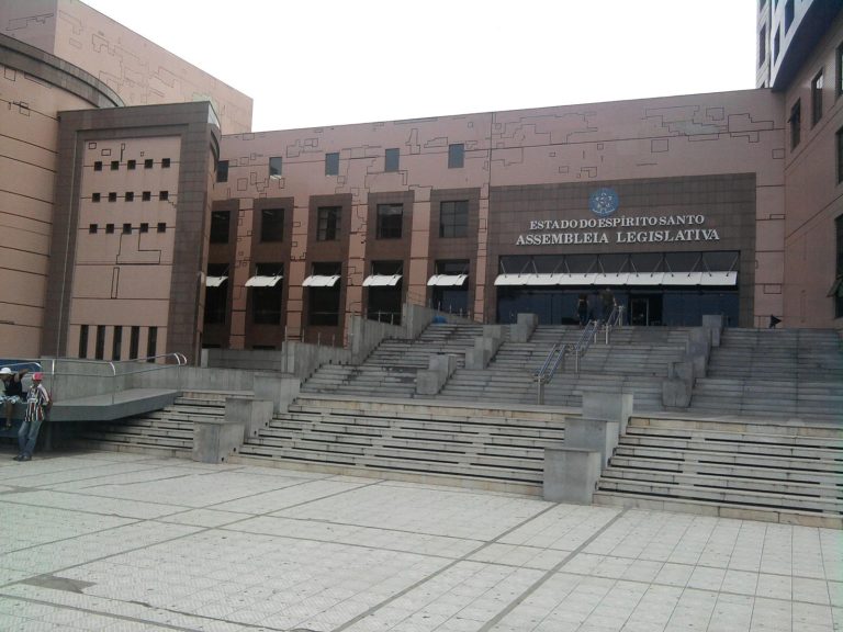 Deputados vão pedir suspensão da cobrança de pedágios na BR-101