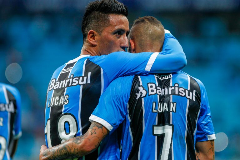 Grêmio sofre com baixas e tem quebra-cabeça para montar time contra Botafogo