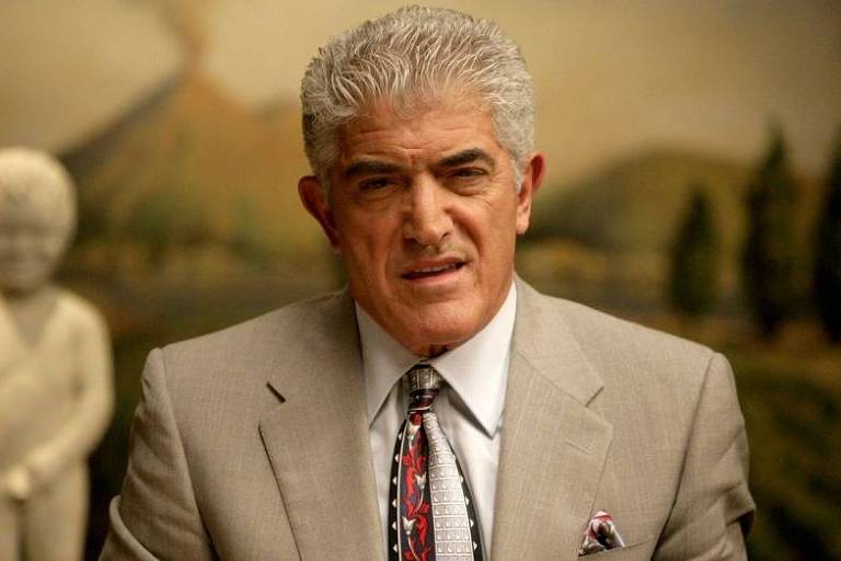 Frank Vincent, mafioso da série ‘Família Soprano’, morre aos 78 anos