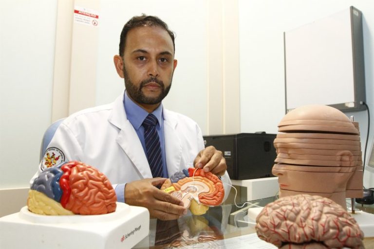 Cirurgia inédita para tratar depressão no Estado