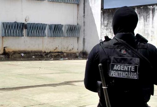 Senado aprova PEC que transforma agente penitenciário em policial
