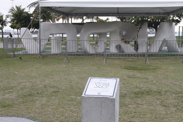 Artista explica porque monumento Vitória 360 graus está em manutenção