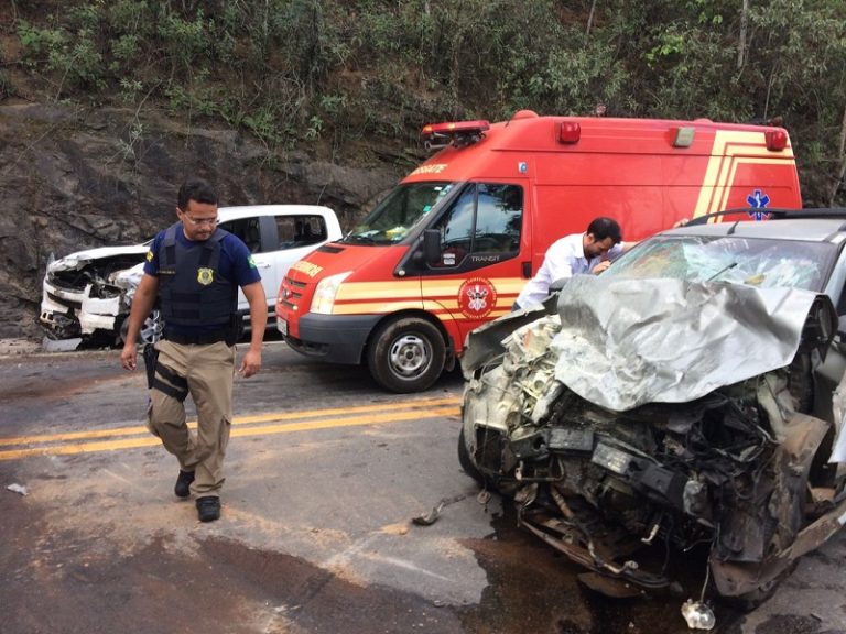 Acidente deixa dois feridos na BR-262