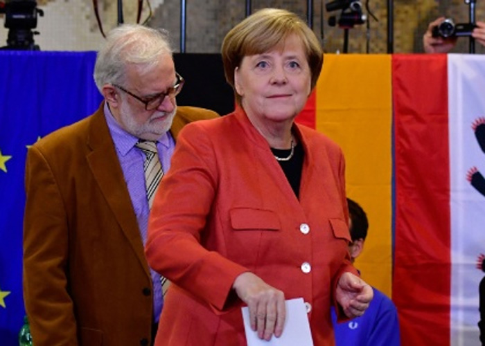 Boca de urna aponta vitória de Angela Merkel com 33,5% dos votos na Alemanha