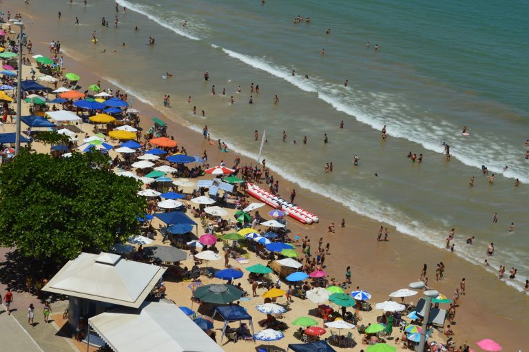 Governo decide manter horário de verão