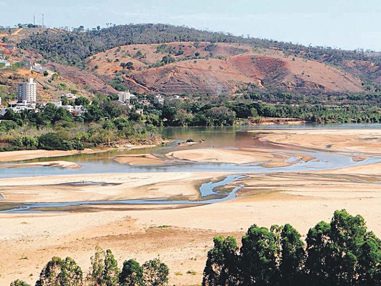 Seca faz nível do Rio Doce chegar a zero