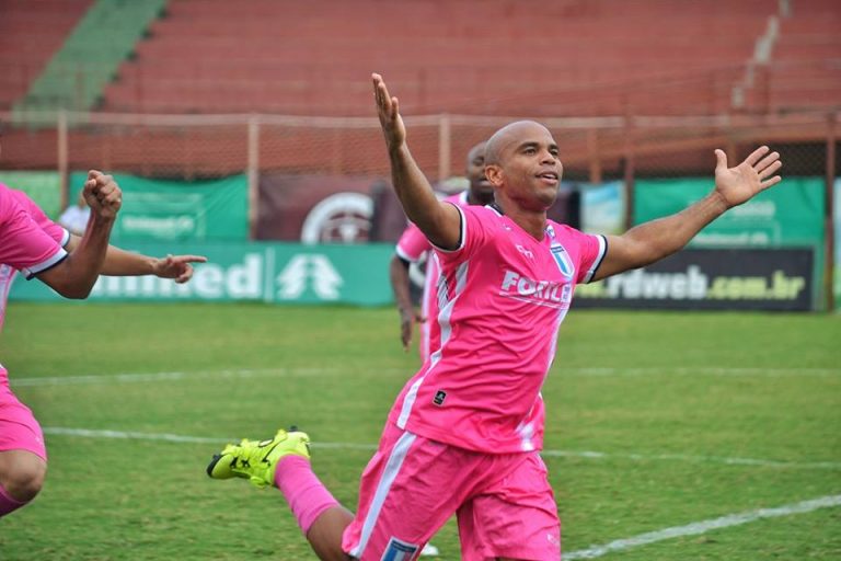 Copa ES: Espírito Santo carimba vaga na decisão com golaço de Vitinho