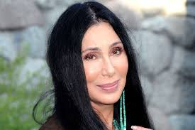 Aos 71 anos, Cher é a nova garota propaganda da Gap