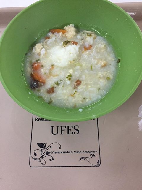 Prato servido em restaurante universitário revolta alunos