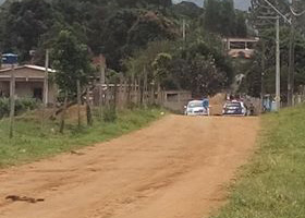 Confronto entre policiais e bandidos deixa um morto e dois feridos em Viana